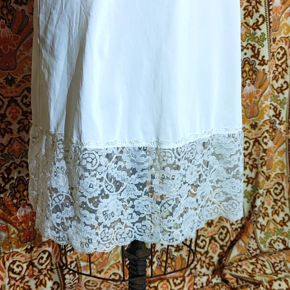 Vanity Fair euc lace